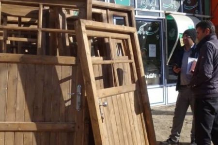 تعویض ۴۰ درب فلزی خانه های سنگی روستای ملی کندوان به درب چوبی در راستای حفظ بافت تاریخی