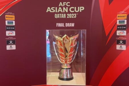 حاشیه‌های قرعه‌کشی جام ملت‌ها| لبخند قلعه‌نویی پس از قرعه ایران و عکس یادگاری با برانکو