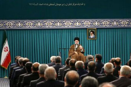 پرهیز از دیپلماسی التماسی، لزوم تعاملات خردمندانه و انعطاف با حفظ اصول