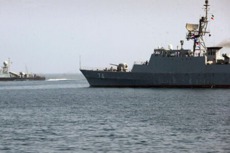ناوگروه ۸۶ نیروی دریایی ارتش در صلاله عمان پهلو گرفت