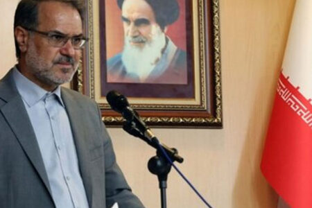 دشمن سعی می‌کند که در جامعه ایجاد نارضایتی کند