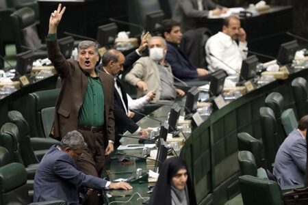 مجلس به وزیر ورزش کارت زرد داد
