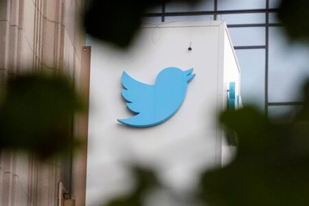 توئیتر مشاهده توئیت‌ها را محدود‌ کرد