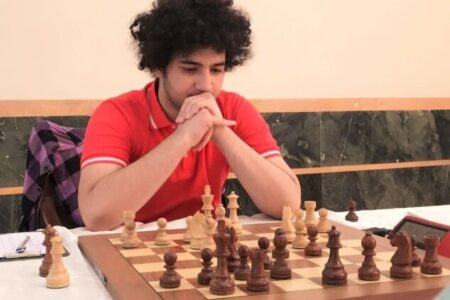 لحظه پیروزی بردیا دانشور، ملی‌پوش شطرنج ایران بر سوپر استاد بزرگ روس