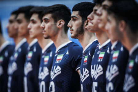 زانو زدن صرب‌ها مقابل نوجوانان ایران