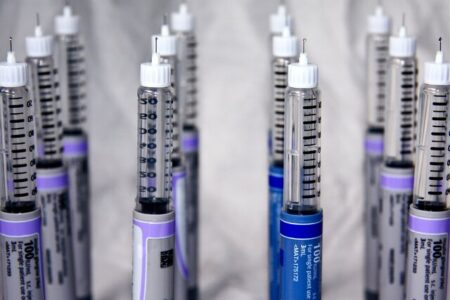 رونمایی از نخستین خط تولید ماده اولیه انسولین در کشور