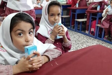 تصویب توزیع شیر رایگان در مدارس ابتدایی در برنامه هفتم