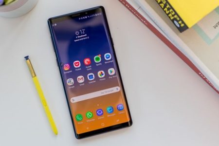 با ابلاغیۀ گمرک حقوق ورودیِ غیرتجاری برای موبایل‌های بالای ۶۰۰ دلار، ۳۰ درصد تعیین شد.