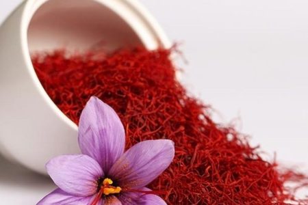 زعفران ایرانی در دنیا نصف شد.