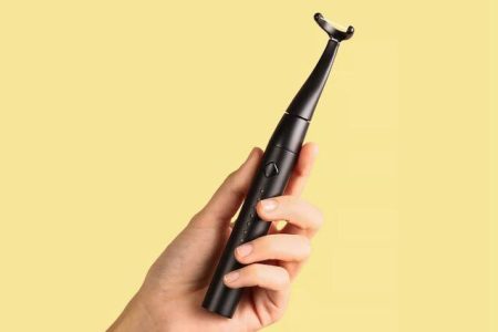 نخ دندان برقی ساخته شد.