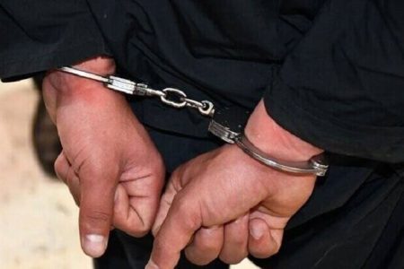 دستگیری سارق خودرو و داخل خودرو با ۱۰ فقره سرقت  در تبریز