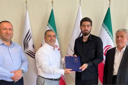 آزادی ۱۰ زندانی غیر عمد مالی با کمک پدر و خانواده شهید آل هاشم