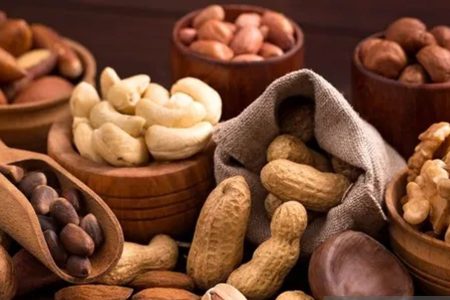 بهترین آجیل ها برای کسانی که کم خونی دارند.