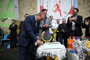 تصویر قهرمانان فوتبال پیام سهند با مدال و تیم فوتبال زیر ۱۳ سال پیام سهند خواهد بود.