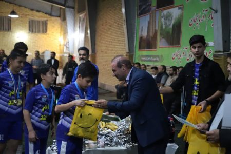 سهند بر سکوی افتخار؛ تجلیل از قهرمانان مدرسه فوتبال پیام با حضور مدیرعامل شرکت عمران
