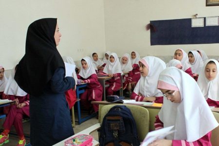 کاهش ساعات تدریس معلمان مدارس غیردولتی به ۳۰ ساعت