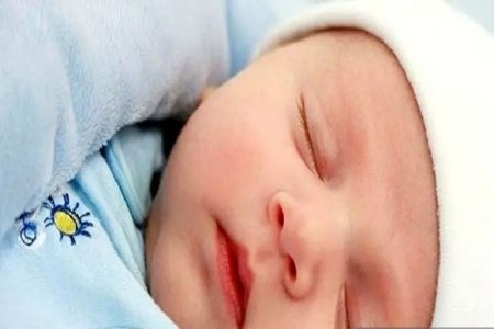 نوزاد ۲۸ روزه پس از اعلام مرگ، معجزه‌وار به زندگی بازگشت